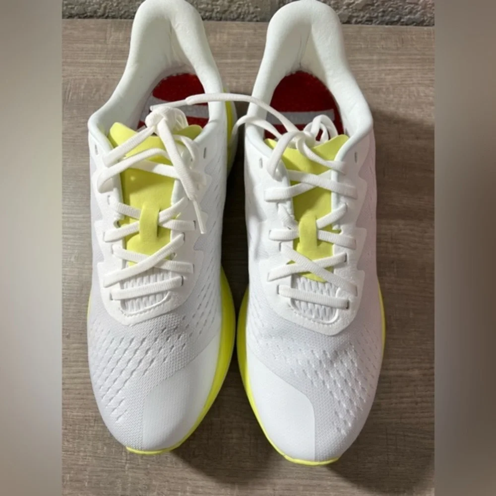 Lane Eight Relay Trainer running shoe training sneakers‎ color keylime size 9